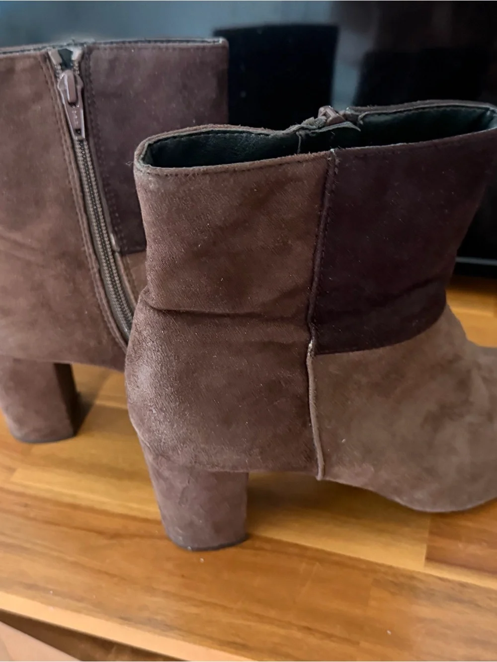 Rialto Women’s Size 7.5 Brown Suede Two Tone Ankle Boots Block Heel Zip